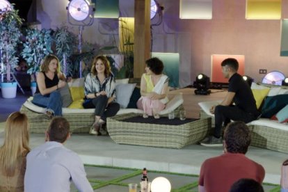 Maria Rodríguez, Àurea Márquez y Elena Gadel en el programa. 