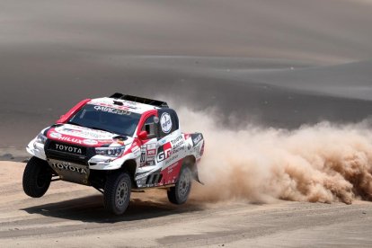 Nasser al-Attiyah, durant la novena etapa del Ral·li Dakar.