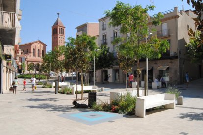 La reformada plaça de Manuel Bertrand.