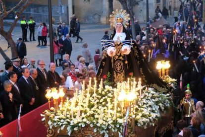 Els Armats de la Sang, ayer, desfilando en la Processó dels Dolors de Lleida.