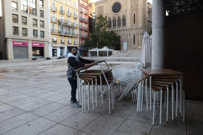 La protesta fue convocada por el sector hostelero y profesionales del ocio nocturno se sumaron a ella. 