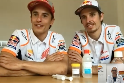 Marc y Àlex Márquez, siguiendo los pasos del científico de Repsol para hacer su propio gel casero.