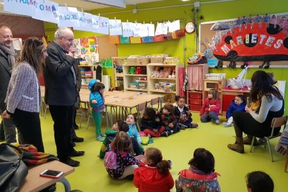 Visita del conseller al colegio Els Raiers de La Pobla de Segur. 