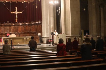 Imagen de archivo de una misa en la Catedral el pasado mayo. 