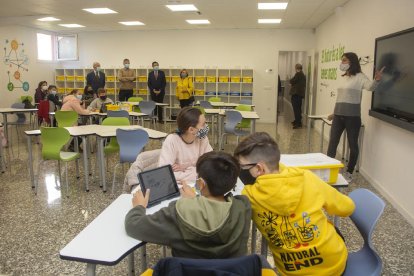 Presentación ayer del proyecto financiado por bonÀrea, que formará a 1.100 alumnos de Guissona. 