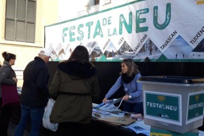 Imagen de la Festa de la Neu, que se celebró ayer en la plaza Corsini de Tarragona. 