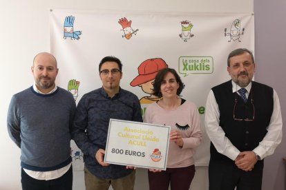 La Associació Cultural Lleida dona 800 euros a Afanoc