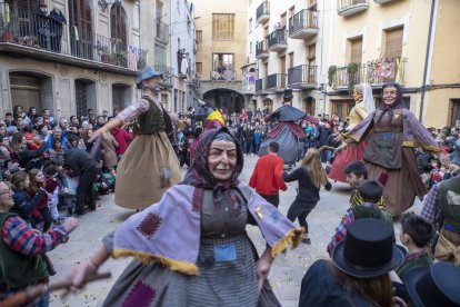 La Bruta, en primer pla, feta a imatge de Maria Sala, celebra aquest any el 25 aniversari.