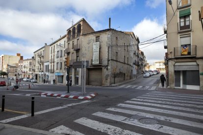 La cruïlla de l’avinguda Catalunya amb el carrer Victòria.