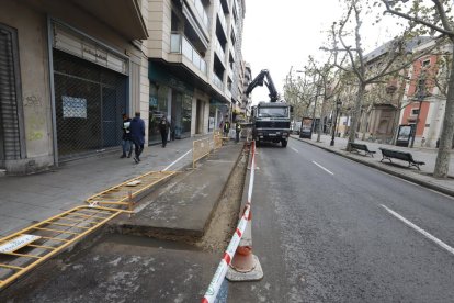 La Paeria millora el paviment d’un tram de la rambla Ferran que estava deteriorat