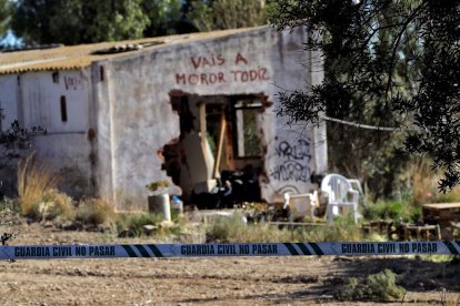 Los niños fueron encontrados en las inmediaciones de la casa que ocupaba la familia.