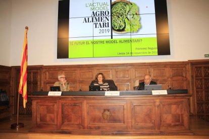 Debat sobre el futur del model agroalimentari a l'IEI