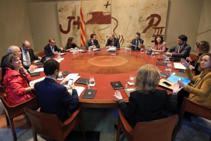 El Consell Executiu, en su reunión de ayer, analizó el informe sobre el salario de referencia.