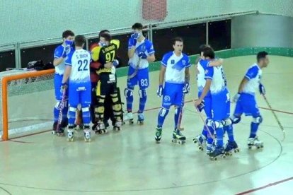 Los jugadores del Llista celebran la victoria.