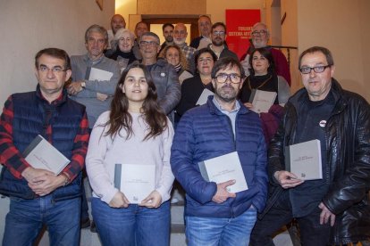 Libro de la fábrica J. Trepat de Tàrrega con la mirada de 23 fotógrafos 