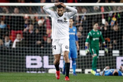 Ezequiel Garay, en un partit amb el seu equip, el València CF.