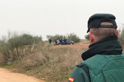 Imagen del despliegue policial donde apareció el cadáver, ayer.