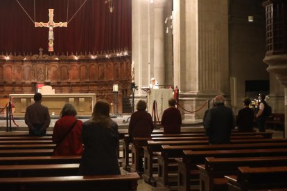 Missa celebrada ahir a la Catedral de Lleida, la primera després de l’entrada en la fase 1.