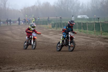 La prueba de MX50, con los pilotos de menor edad, reunió a 25 competidores en la primera prueba del Campeonato de Catalunya.