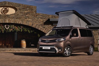 Toyota España llança una nova variant del Toyota Proace Verso Camper, el monovolum camperitzat destinat principalment a les famílies que gaudeixen de l'oci a l'aire lliure i necessiten un vehicle versàtil i pràctic. El nou acabat Nomad Plus Home va un pas més enllà, a l'incorporar un nou tipus de sostre elevable, amb obertura davantera panoràmica i nous tancaments més senzills i fàcils d'utilitzar, per facilitar les operacions d'obertura i tancament. Inclou obertura pneumàtica i estructura de llit de 2x1,30 metres amb somier de discos flexibles ergonòmics i matalàs.