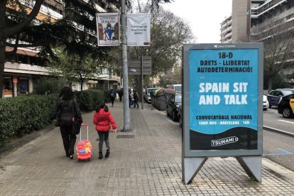 Un cartell de Tsunami Democràtic.