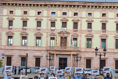 Protesta contra la decisió del Constitucional, ahir a Lleida.