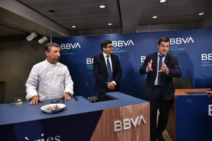 Joan y Josep Roca, durante la presentación de las becas. 