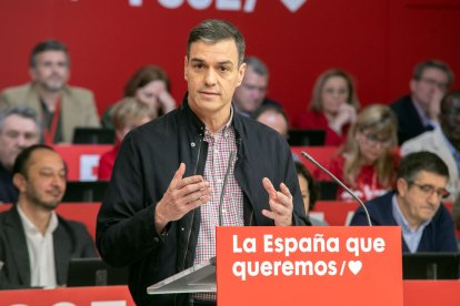 El president, Pedro Sánchez, i el líder del PP, Pablo Casado.