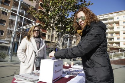 Uno de los puntos de votación del Comú, en Ricard Viñes.