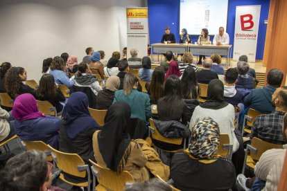 Imagen de la charla que ofreció ayer ERC en Tàrrega.