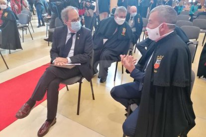 El Síndi d'Aran, Paco Boya, i el president de la Generalitat, Quim Torra, durant l'inici de l'acte.