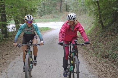 Judit Mascó pasea por Osona 