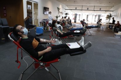 Una de las últimas campañas de donación de sangre en Lleida, en la Llotja el pasado mes de abril.