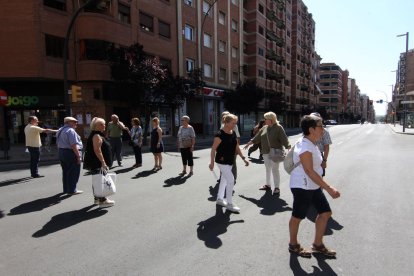 Punt de Príncep de Viana, amb Corts Catalanes, on l’associació veïnal demana un pas zebra.