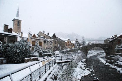 Imatge d’arxiu d’Esterri d’Àneu nevat.