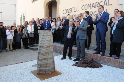 La inauguración del nuevo monumento dedicado a los 30 años del Pla d’Urgell. 