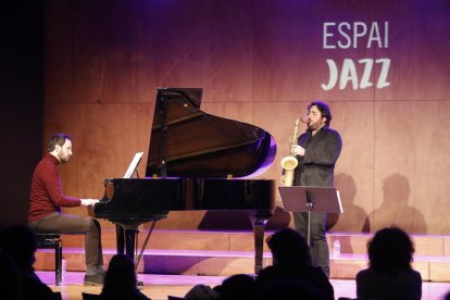 El saxo de Gianni Gagliardi y el piano de Lluís Capdevila se fundieron para tocar jazz con mayúsculas.