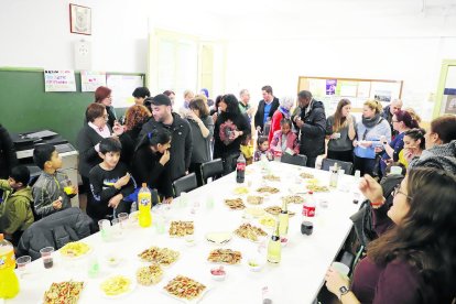 La escuela Cervantes celebró ayer que finalmente Educación no la cierre progresivamente a partir del próximo curso.