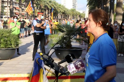 Paluzie, ayer dirigiéndose a los congregados en Salou.