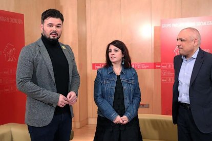 Imagen de Gabriel Rufián en su reunión el martes con los socialistas Adriana Lastra y Rafael Simancas.