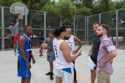 La Paeria, con el equipo de baloncesto Dominican Lleida