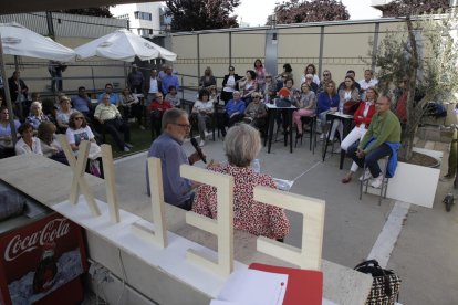 Larrosa, durante el acto que tuvo lugar ayer en el Mirador dels Camps Elisis. 