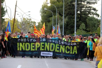 La columna de Tàrrega arribant ahir a Martorell.