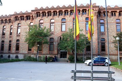 Vista del edificio del departamento de Salud de la Generalitat.