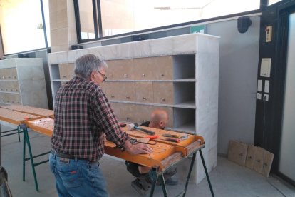 Las obras de adecuación de los nuevos 144 columbarios en el cemeterio.