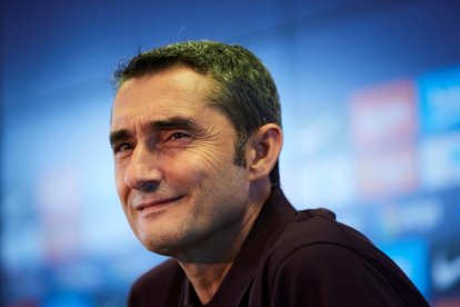 Ernesto Valverde durante la previa del encuentro en Granada.