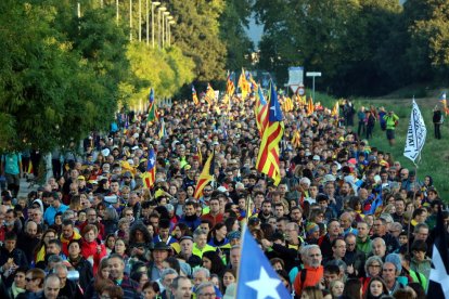 Miles de personas en una de las marchas, en La Garriga.