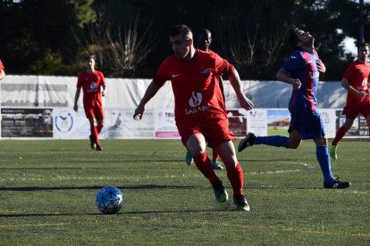 El capità de l’Alpicat condueix l’esfèric sense oposició.