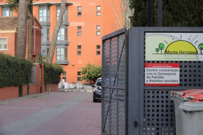 Imagen de la entrada de la residencia geriátrica Monte Hermoso de Madrid. 