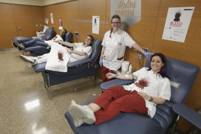 Unos 50 leridanos donan sangre en la campaña de ‘Juego de Tronos’